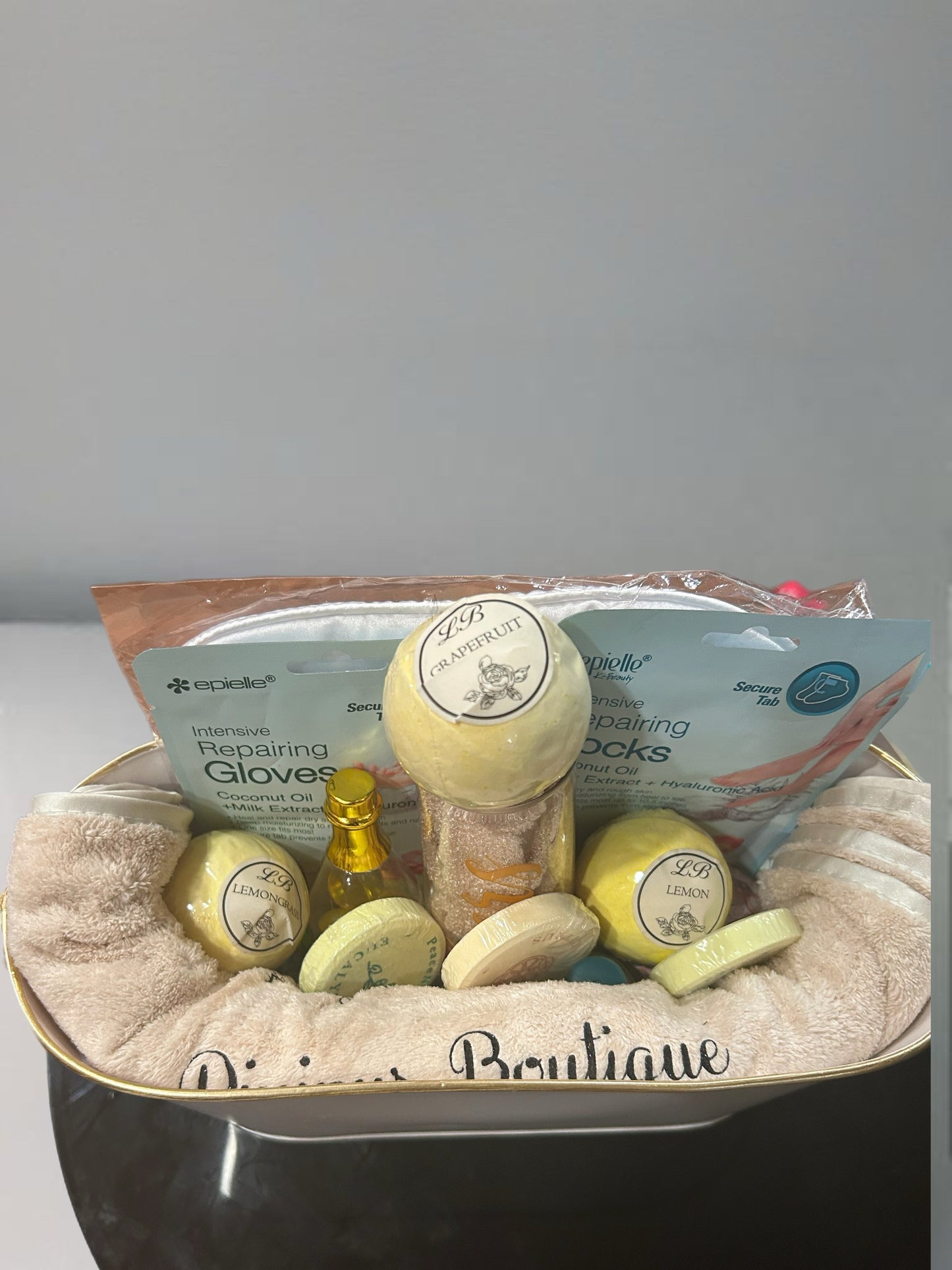 Cream Run Metal Tub Basket